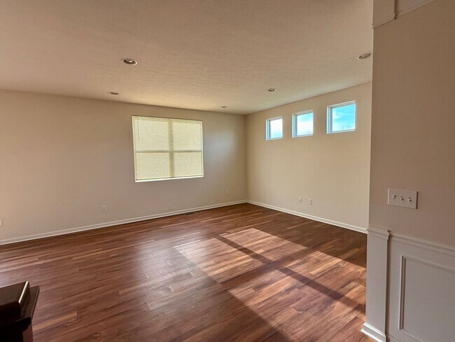 Building Photo - Spacious 4BR 2B w/ Large Backyard • Full Appliance Kitchen • 2-Car Garage in Pataskala