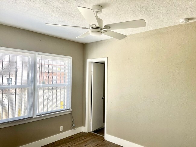 Building Photo - 1762 Gardenia Ave