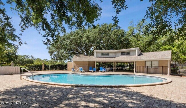 Building Photo - 3801 Crown Point Rd