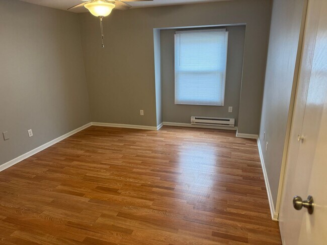 Building Photo - 7932 Whitcomb St