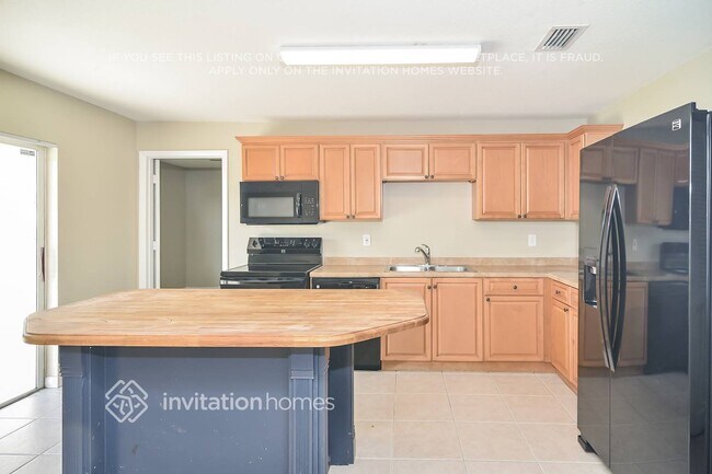 Building Photo - 6090 Blue Stone Ln