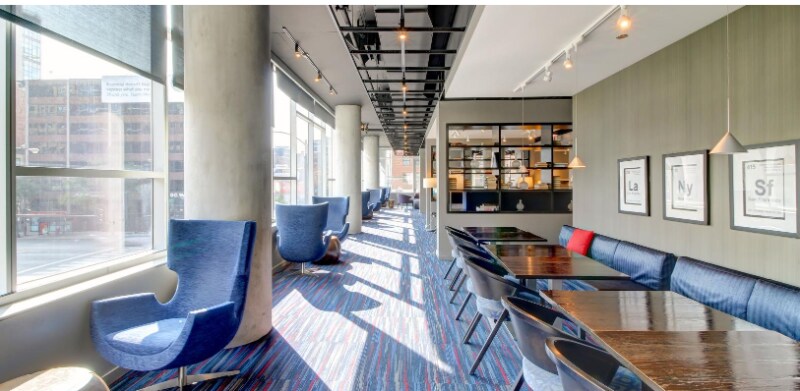 Building Photo - 807 N LaSalle St