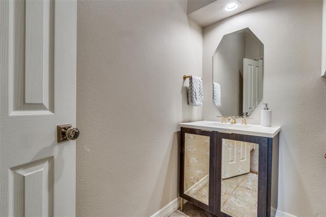 Building Photo - 4009 Stonehollow Way