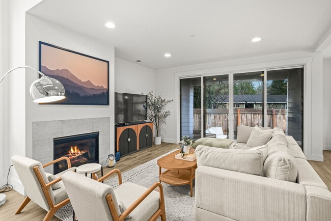 Building Photo - 5891 SW 67th Pl