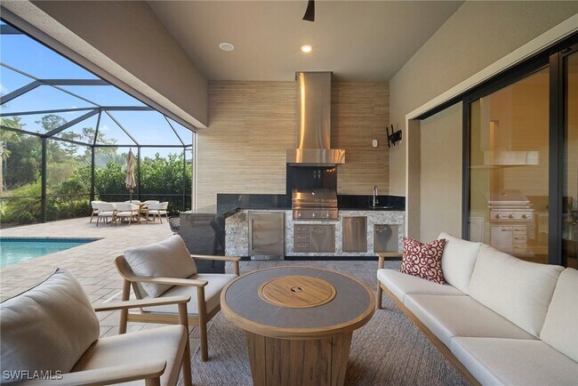 Building Photo - 9774 Everglades Dr