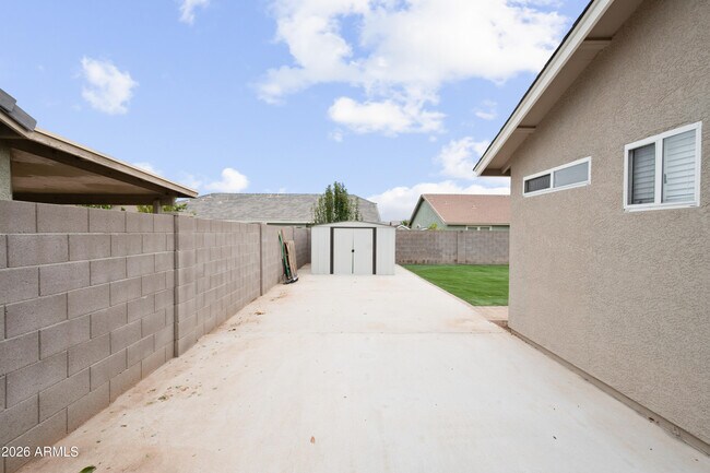 Building Photo - 3746 E Magnus Cir