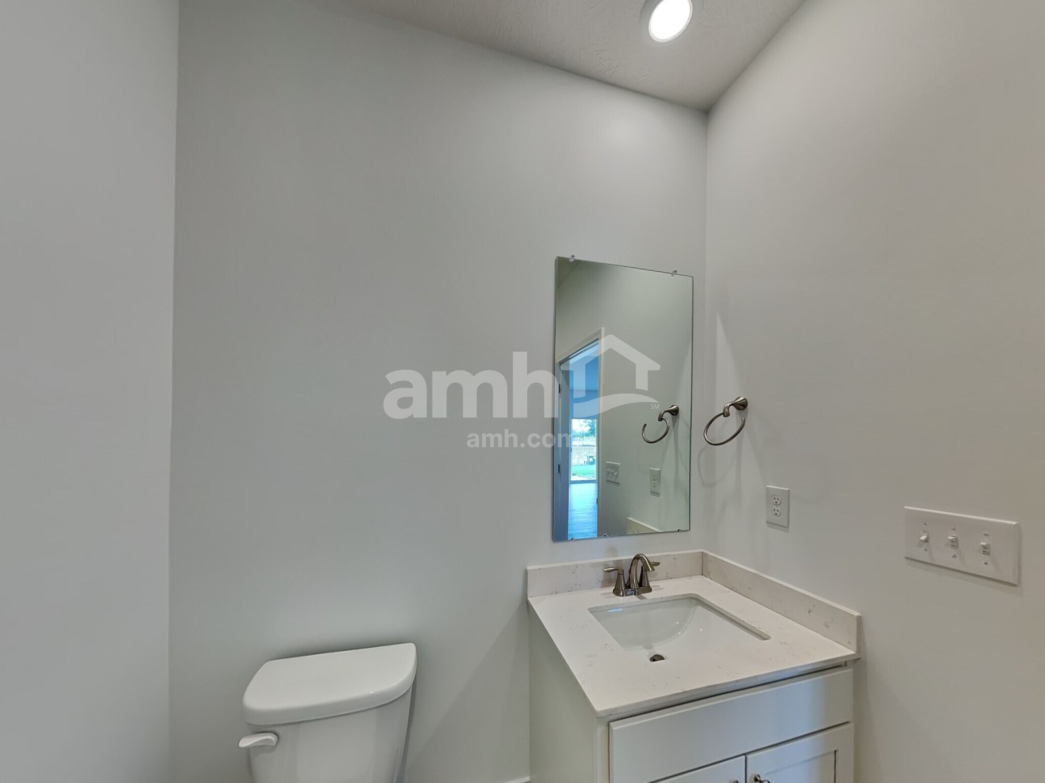 Building Photo - 9166 Henley Ave