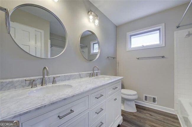 Building Photo - 4566 Mountain Creek Dr