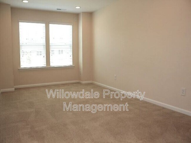 Building Photo - 1064 Midvale Ave