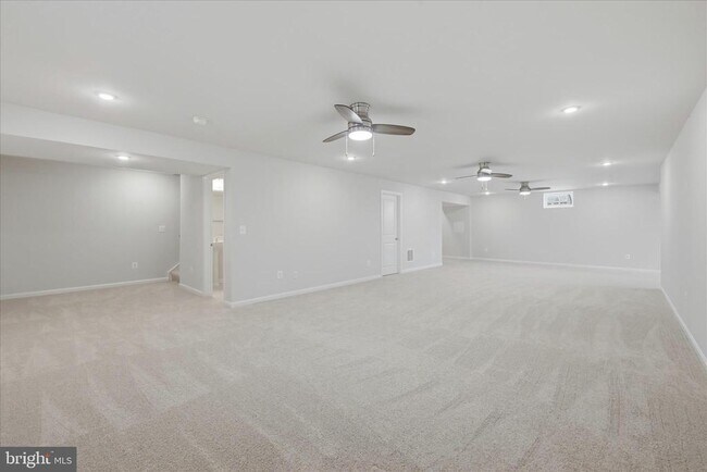 Building Photo - 148 Huntwell W Ave