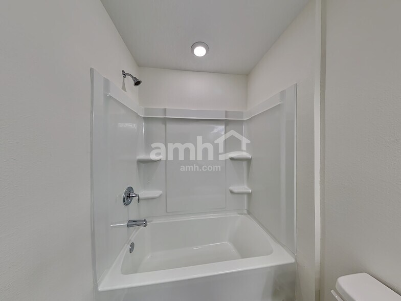 Building Photo - 2109 Saffron Walden Dr