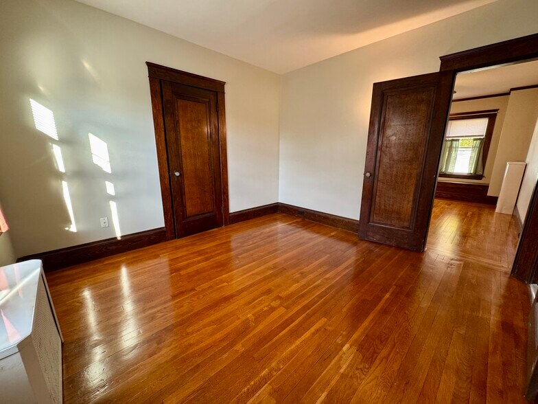 Building Photo - 16 Davis Ave