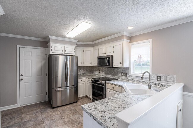 Building Photo - 509 Holly Ridge Ln