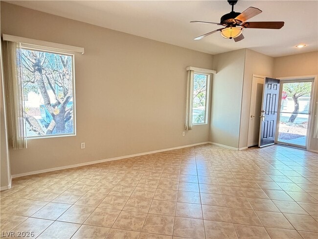 Building Photo - 2523 Romanza Rd