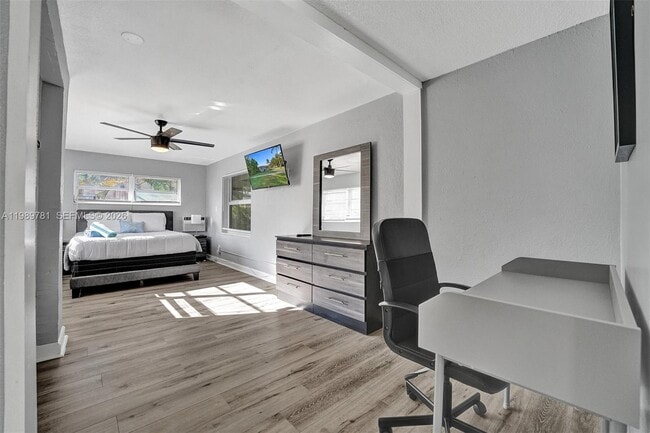 Building Photo - 529 NW 8th St