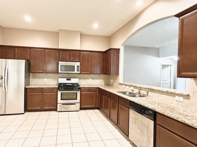 Building Photo - 11823 Green Colling Park Dr