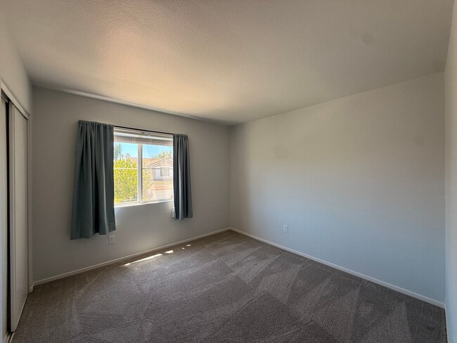 Building Photo - Spacious 4BD/2.5BA Home in Sorrento Valley with Pool, Backyard Patio & 2-Car Garage
