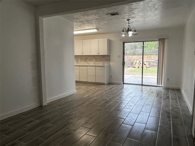 Building Photo - 4434 Donalbain Dr