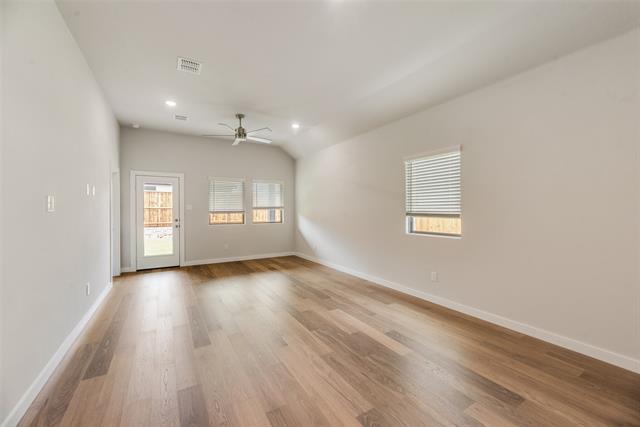 Building Photo - 506 Towerglen Dr