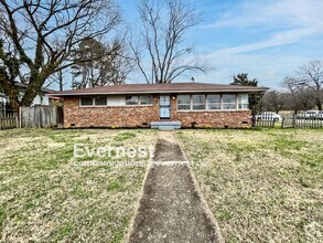 Building Photo - 4905 Eastwood Dr