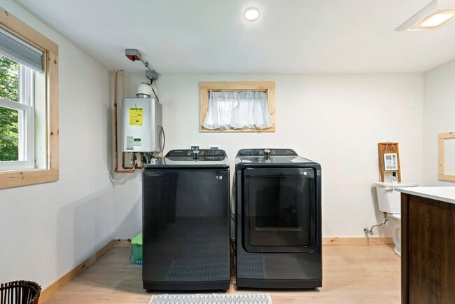 Building Photo - 30 Wag Rd