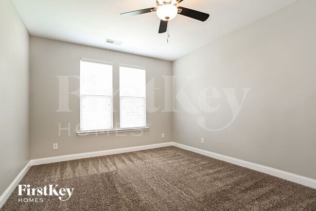 Building Photo - 112 Keats Aly