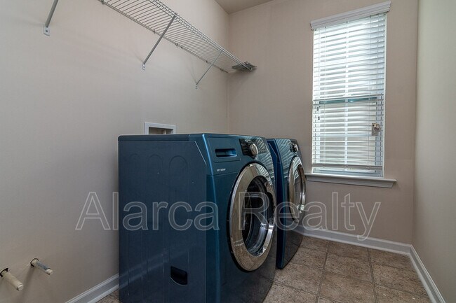 Building Photo - 127 Blossom Ridge Dr