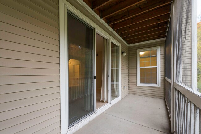 Building Photo - 2962 Hunley Dr