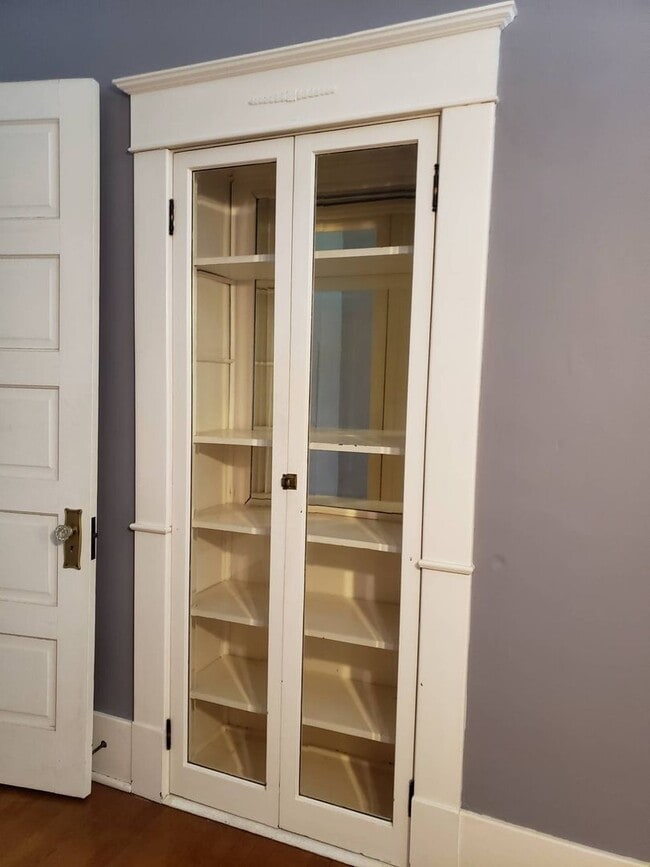 Building Photo - 214 North Main Street