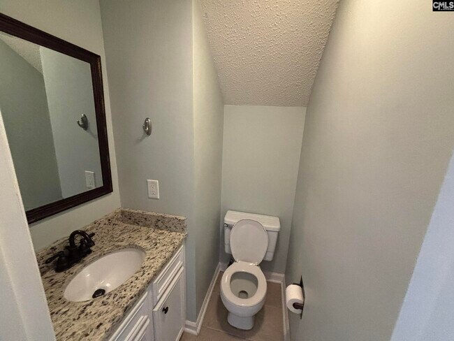 Building Photo - 2546 Lee St