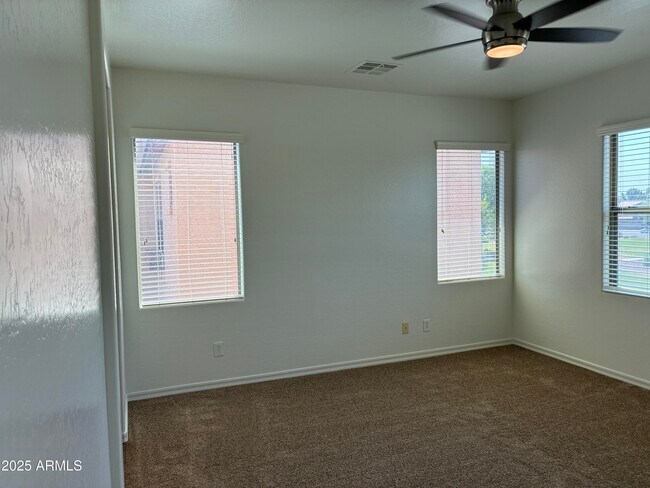 Building Photo - 14559 W Port Royale Ln