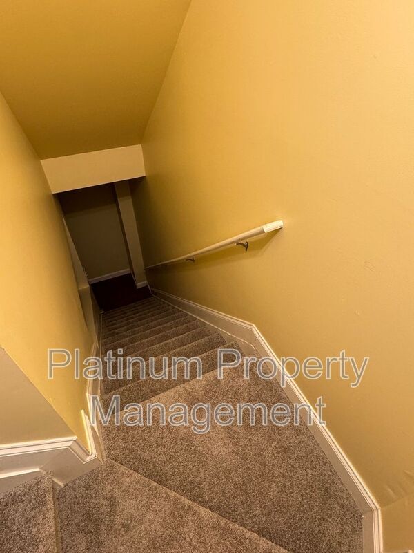 Building Photo - 917 Wallace Falls Dr