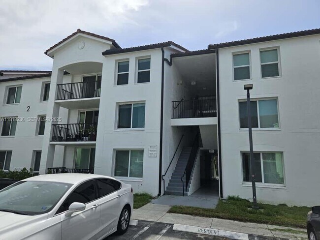 Building Photo - 207 Villa Cir