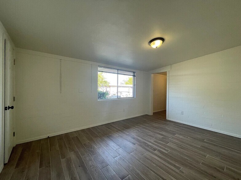 Building Photo - 1508 E Adelaide Dr