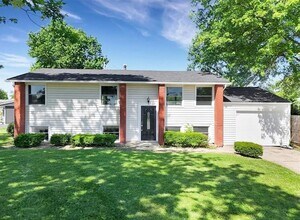 Building Photo - Remodeled Clarksville 4 bedroom, 2 bathroom!
