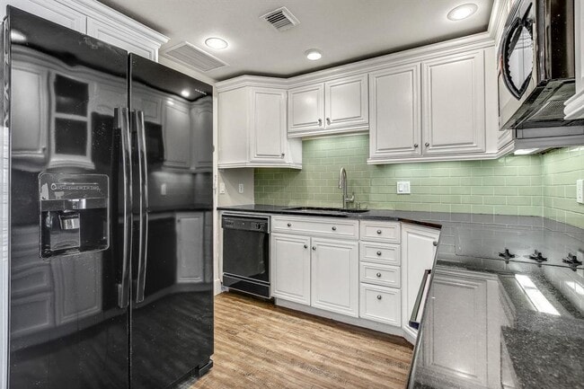 Building Photo - 1801 Lavaca St