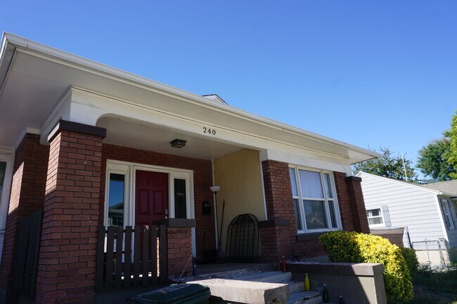Building Photo - 240 E Truman Ave