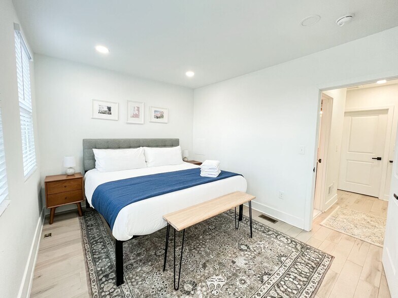 Building Photo - 3424 9th St NE