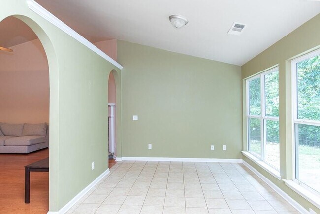Building Photo - 4556 White Horse Dr