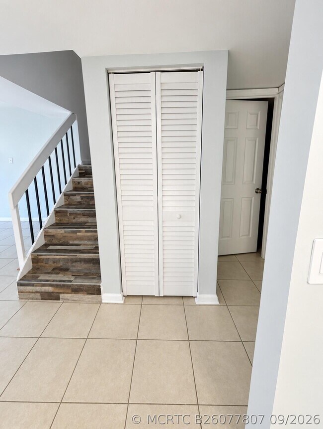 Building Photo - 4039 Palm Bay Cir
