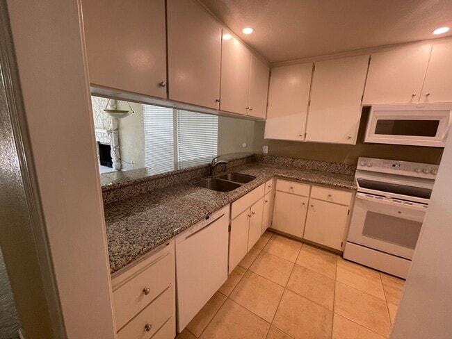 Building Photo - El Dorado Hills Condo