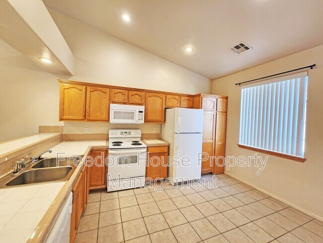 Building Photo - 1340 Pocahontas Ave