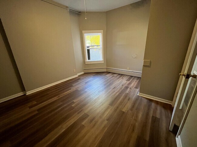 Building Photo - 1705 Sycamore St