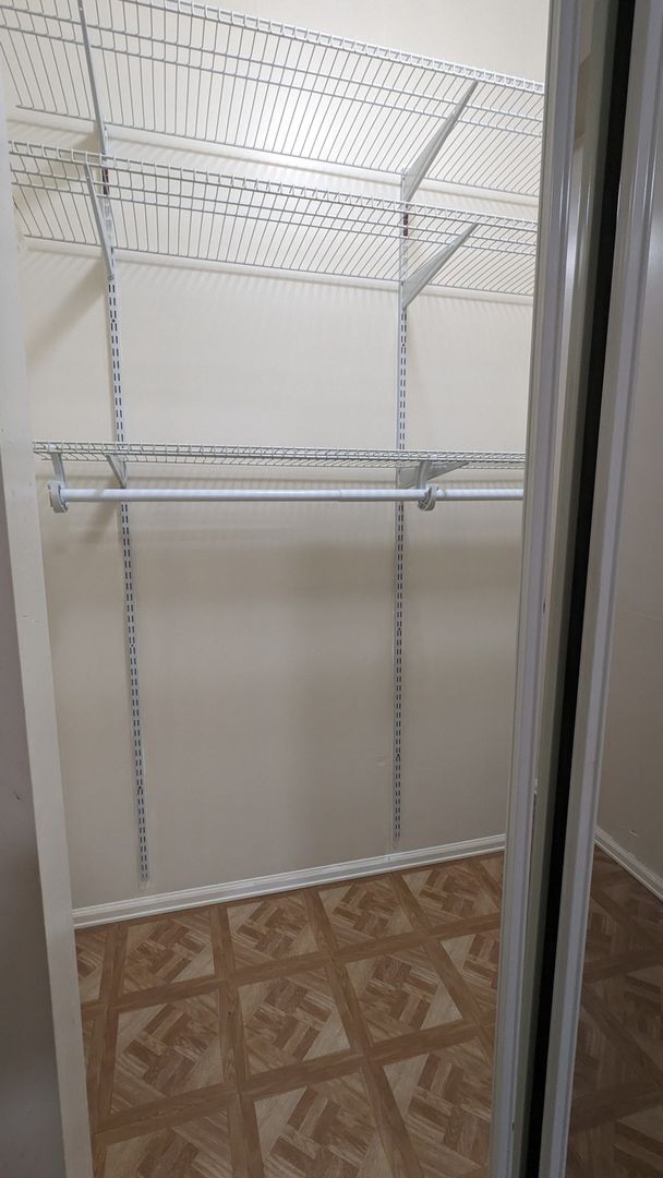 Building Photo - RANCH 3 BED/3 BATH PATIO HOME WITH MAIN FL...