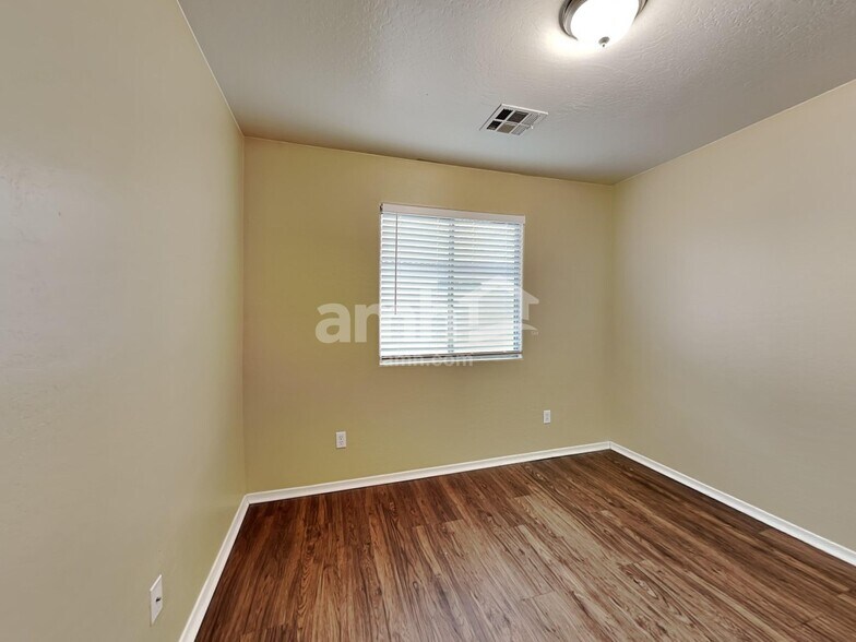 Building Photo - 7312 W Cordes Rd