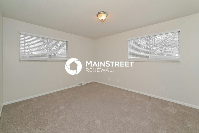 Building Photo - 4 Bedroom Pet-Friendly Home in KNOXVILLE, TN with Main Street Renewal