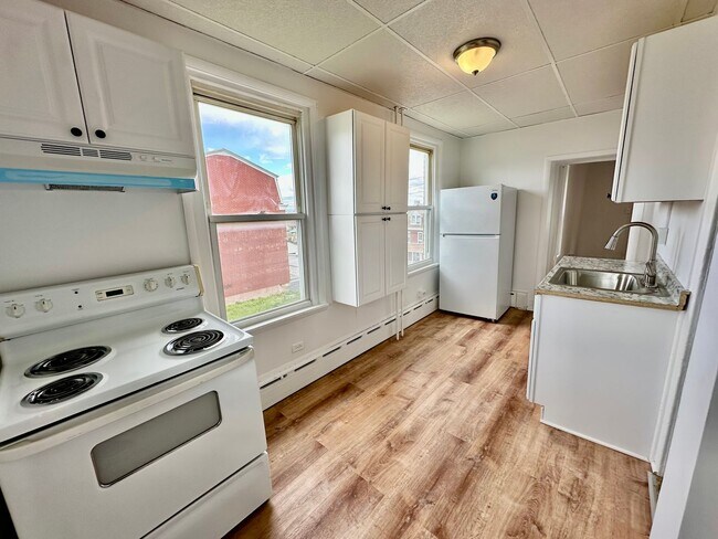 Building Photo - 1014 S 6th St