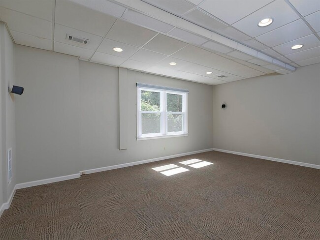 Building Photo - 4673 Jefferson Township Pl