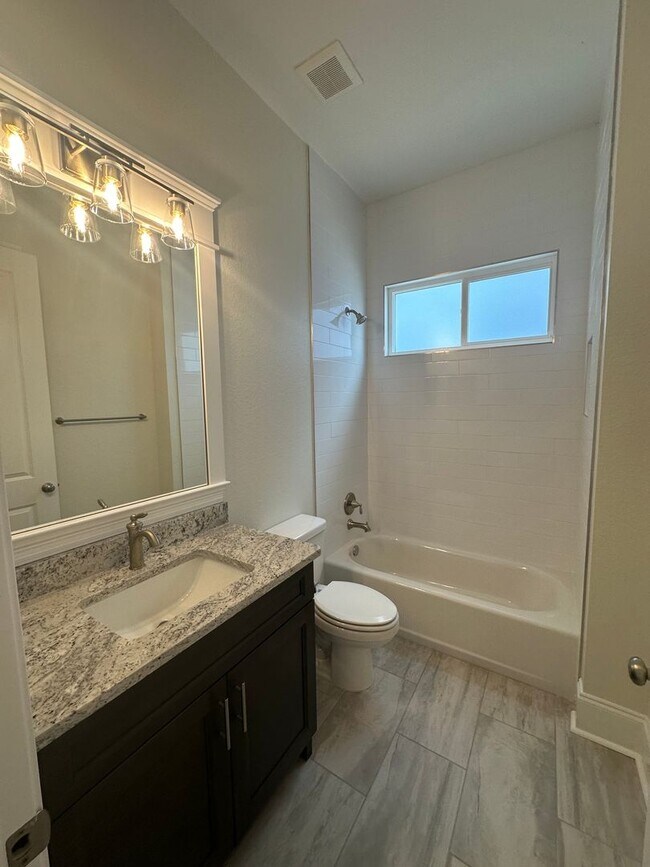 Building Photo - Gorgeous New Contsruction 3 bedroom/2 full...