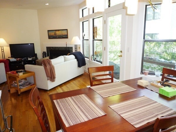 Building Photo - 13 Roberts Rd